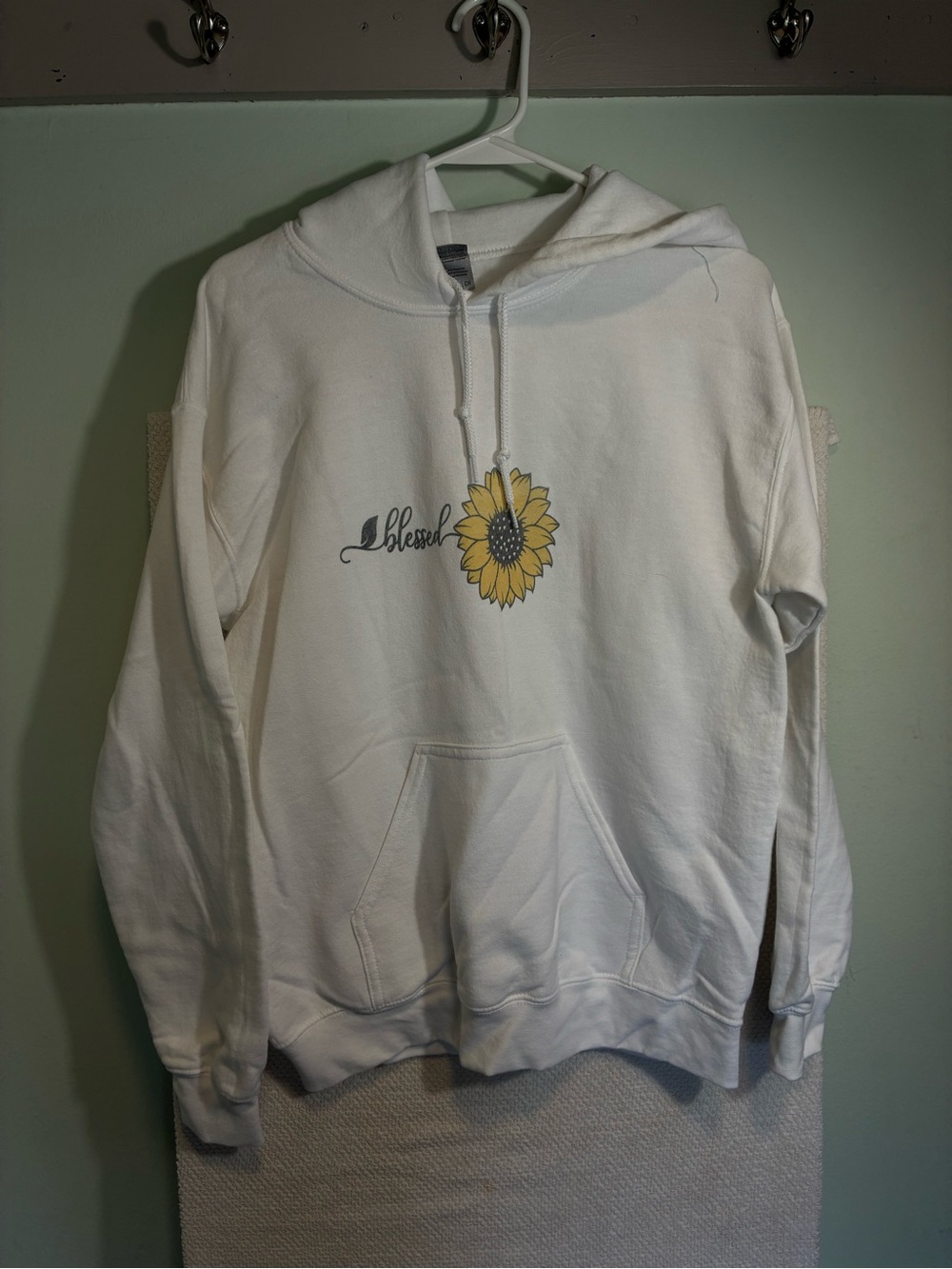Gildan White Hoodie with Yellow Sunflower Graphic